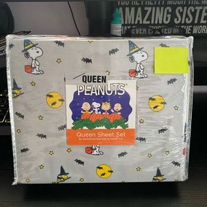 Peanuts Snoopy Halloween Queen Sheets. New